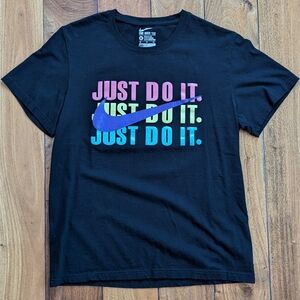 Nike Women's Graphic T-shirt (M)
